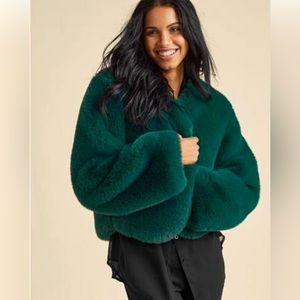 Beautiful Hunter Green Mid- waisted Faux Fur